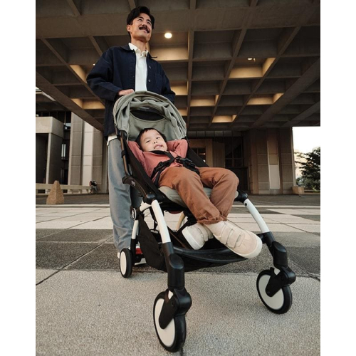 Прогулочная коляска Stokke YOYO³ цвет Olive рама White