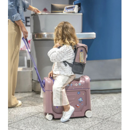 Чемодан Stokke JetKids 2025 цвет Hazy Lilac (Туманная Сирень)