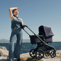 Коляска 2 в 1 Bugaboo Fox 5 Renew цвет Deep indigo шасси Black