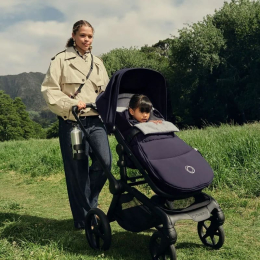 Коляска 2 в 1 Bugaboo Fox 5 Renew цвет Deep indigo шасси Black