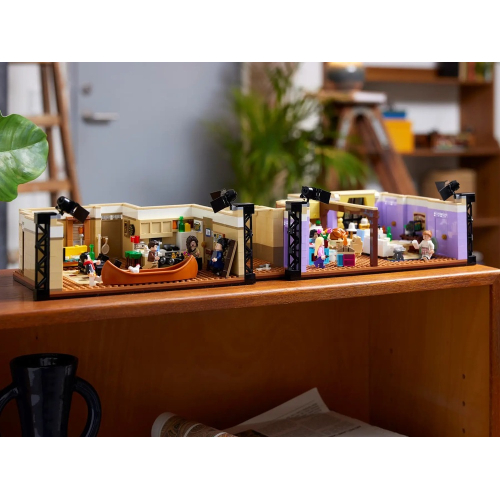 Конструктор Lego The Friends Apartments 10292 - Квартиры героев сериала Друзья