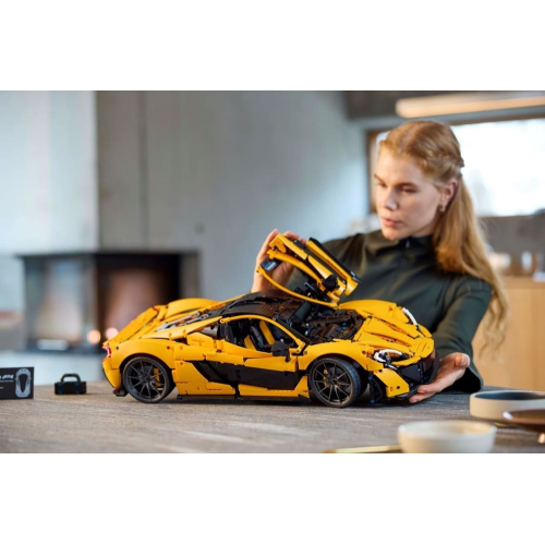 Конструктор Lego 42172 McLaren P1