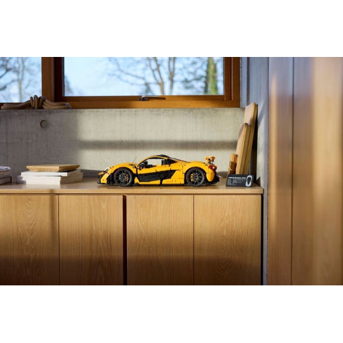 Конструктор Lego 42172 McLaren P1