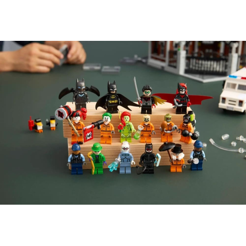 Конструктор Lego 76300 Лечебница Аркхэм (Arkham Asylum)