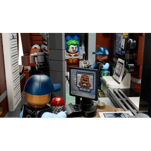 Конструктор Lego 76300 Лечебница Аркхэм (Arkham Asylum)
