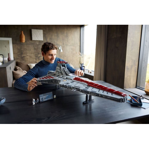 Конструктор Lego 75367 Республиканский ударный крейсер "Venator-Class Republic Attack Cruiser"