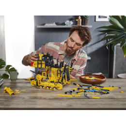 Конструктор Lego 42131 Бульдозер Cat D11
