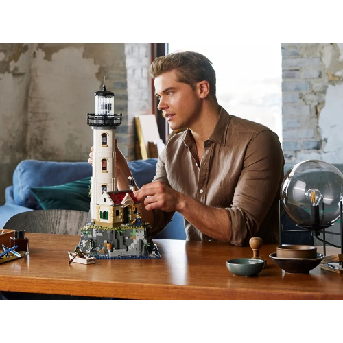 Конструктор Lego 21335 Маяк Моторизованный