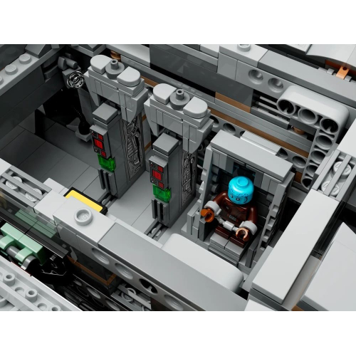 Конструктор LEGO 75331 Лезвие бритвы «The Razor Crest»