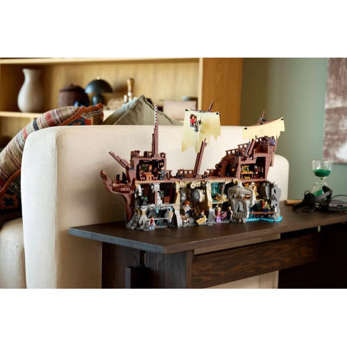 Конструктор LEGO Ideas 21363 "Балбесы" The Goonies