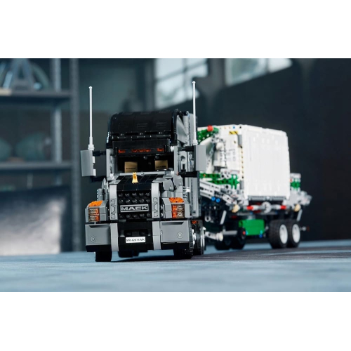 Конструктор LEGO Technic 42078 Грузовик MACK Anthem