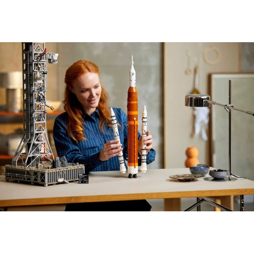 Конструктор LEGO 10341 Космическая пусковая установка NASA Artemis
