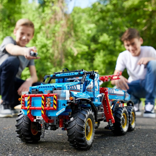 Конструктор Lego Technic 42070 Полноприводный эвакуатор 6x6