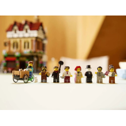 Конструктор Lego Icons 10350 Tudor Corner