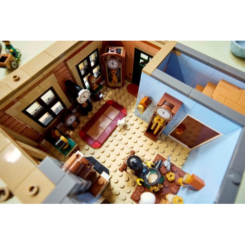 Конструктор Lego Icons 10350 Tudor Corner