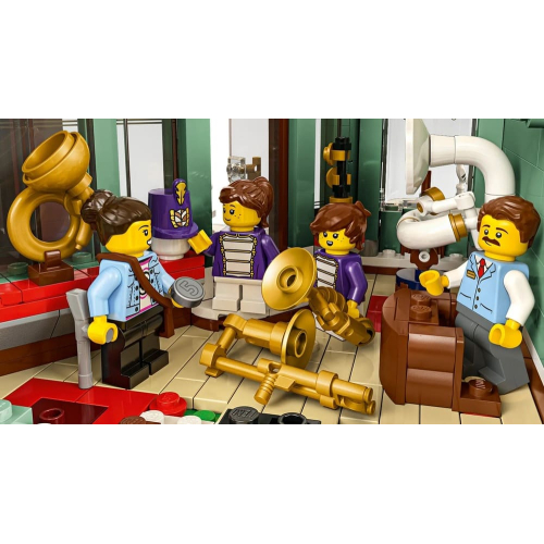 Конструктор LEGO Icons 11371 Торговая улица