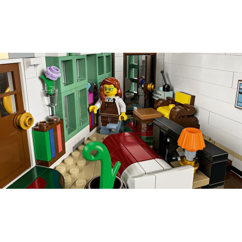 Конструктор LEGO Icons 11371 Торговая улица