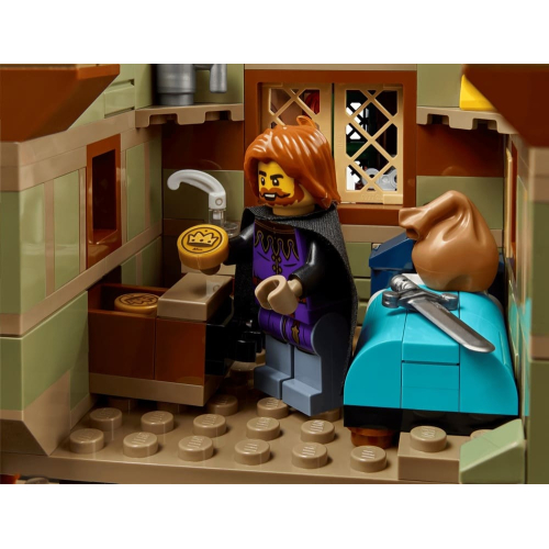 Конструктор LEGO Icons 10332 Средневековая городская площадь