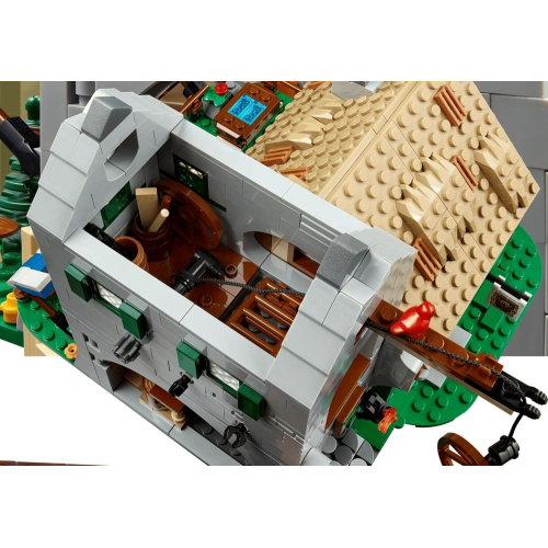 Конструктор LEGO Icons 10332 Средневековая городская площадь