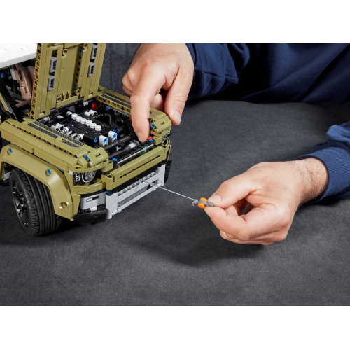 Конструктор LEGO Technic 42110 Land Rover Defender