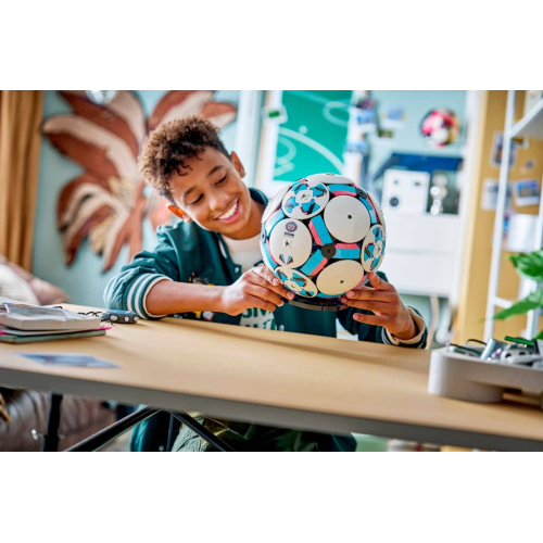 Конструктор LEGO Editions 43019 Football Футбольный мяч