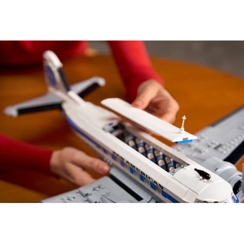 Конструктор LEGO Icons 11378 Авиалайнер Douglas DC-3 PAN AM