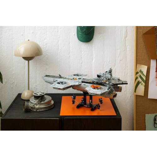 Конструктор LEGO Marvel 76354 Вертолетоносец SHIELD