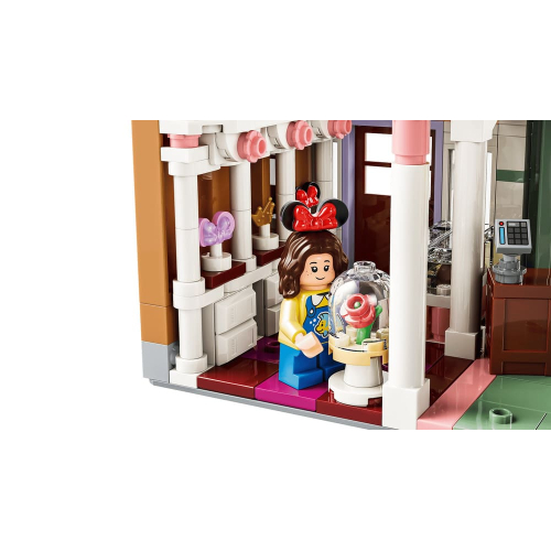 Конструктор LEGO Disney 43302 Main Street U.S.A.