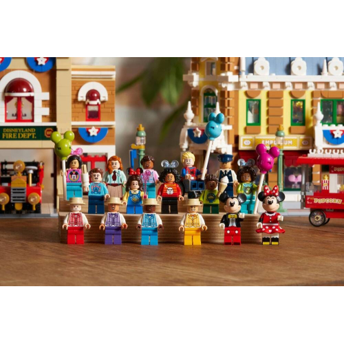 Конструктор LEGO Disney 43302 Main Street U.S.A.