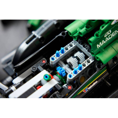 Конструктор LEGO Technic #42240 Voiture Aston Martin Aramco AMR25 F1